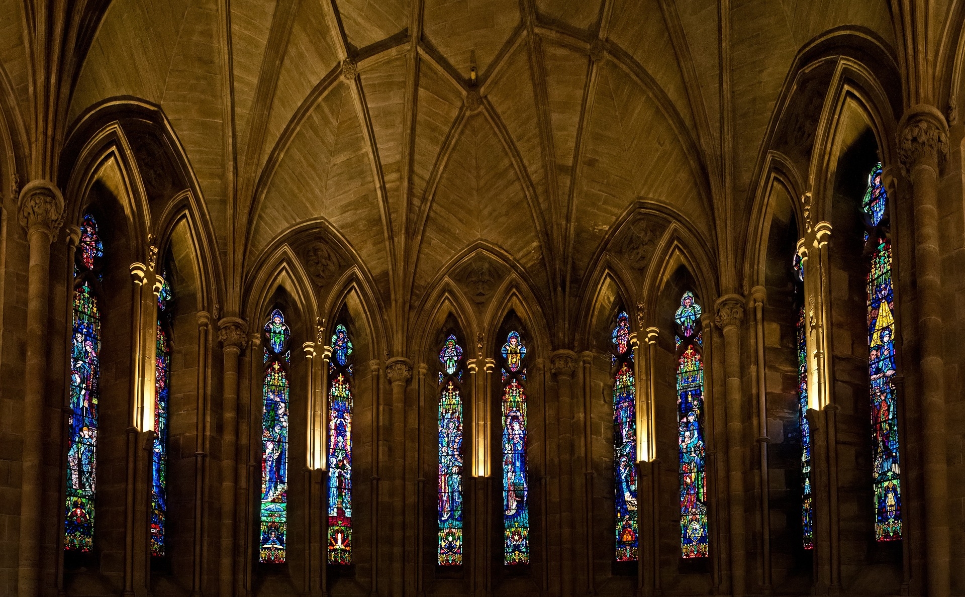 abbey-1160492_1920.jpg